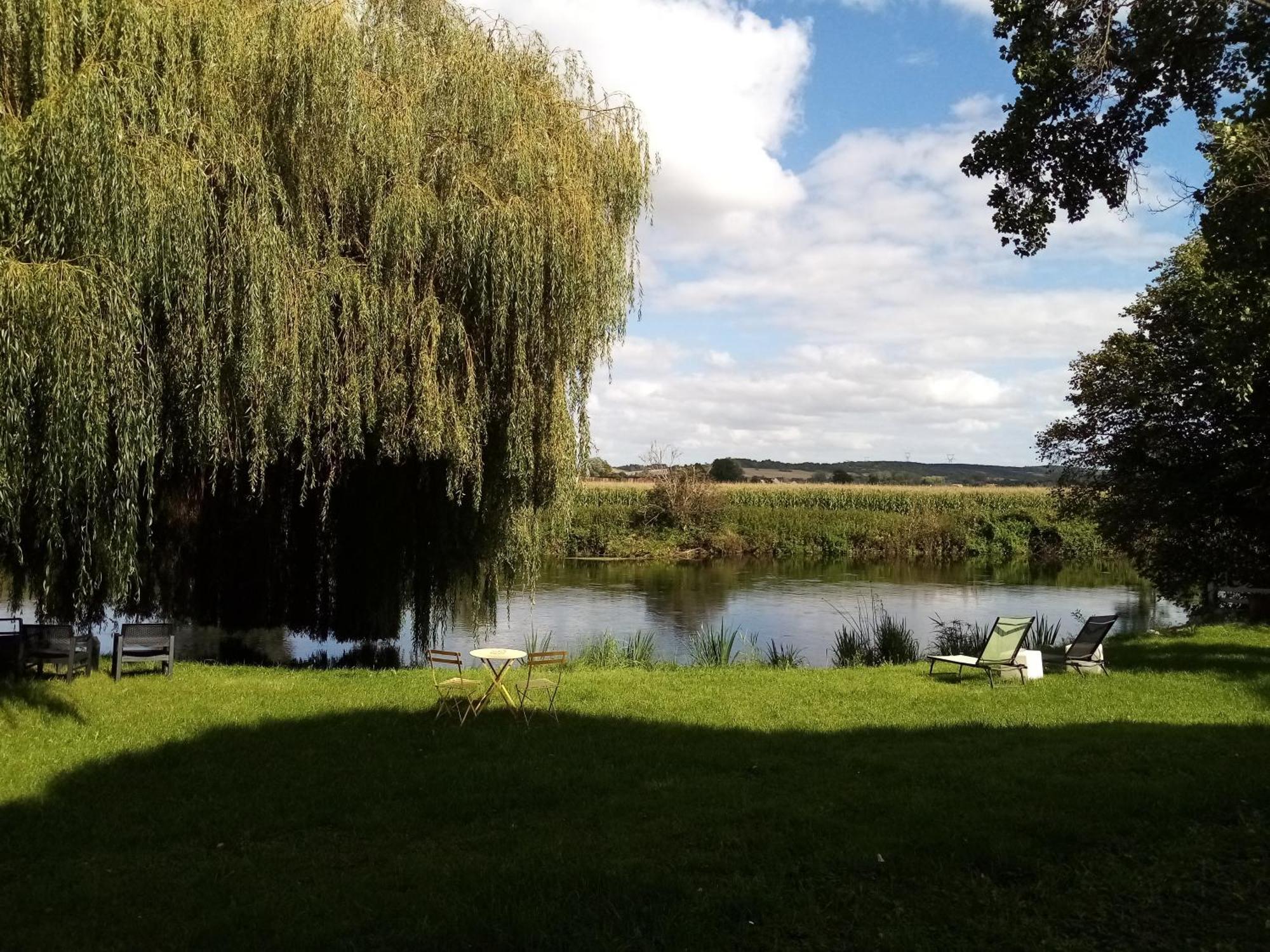 Havre De Paix Au Bords De L'Eure - Divers Hebergements Garennes-sur-Eure 外观 照片